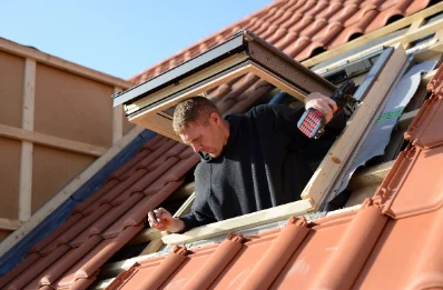 Pose de fenêtres de toit Velux à Génébrières